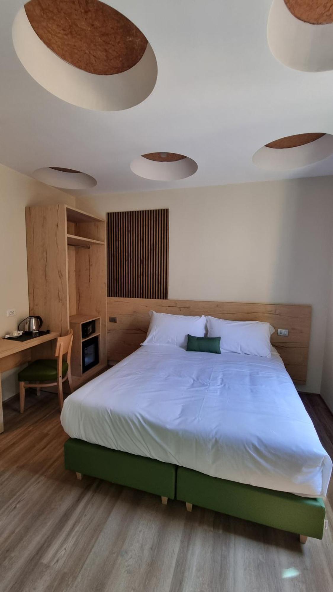 Botanique Hotel Vergani Fara Gera d'Adda Ngoại thất bức ảnh