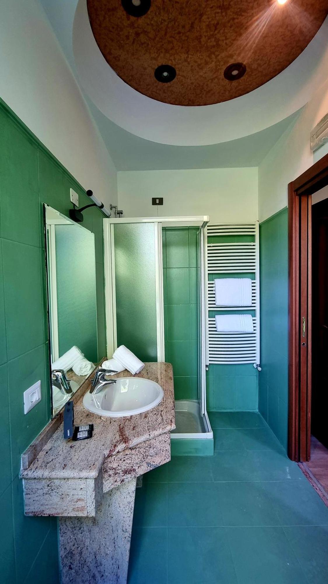 Botanique Hotel Vergani Fara Gera d'Adda Ngoại thất bức ảnh